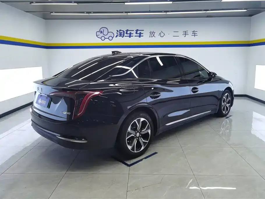 Hongqi E-QM5 — фото 4