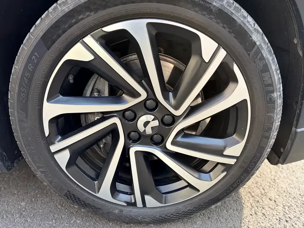 NIO EC6 — фото 10