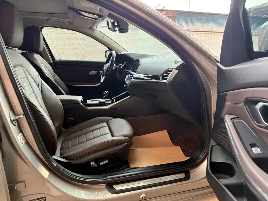 BMW 3 Series 2021 из CN, фото 9