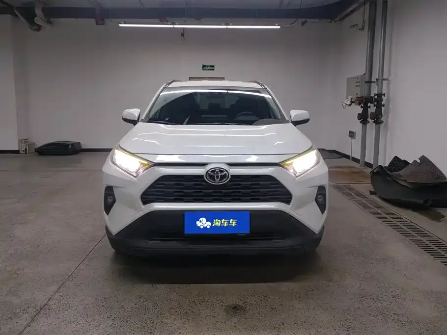 Toyota RAV4 2025 из CN, фото 2