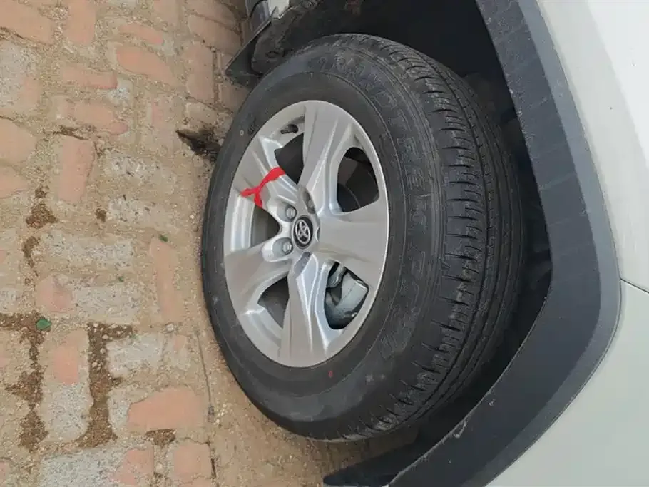 Toyota RAV4 2025 из CN, фото 4