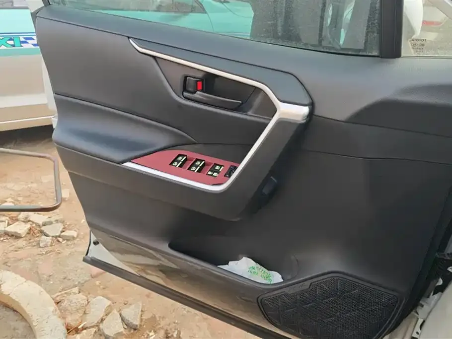 Toyota RAV4 2025 из CN, фото 6
