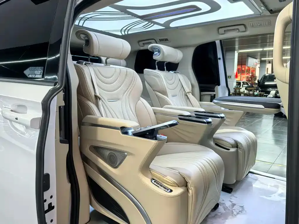 Buick GL8 2022 из CN, фото 2