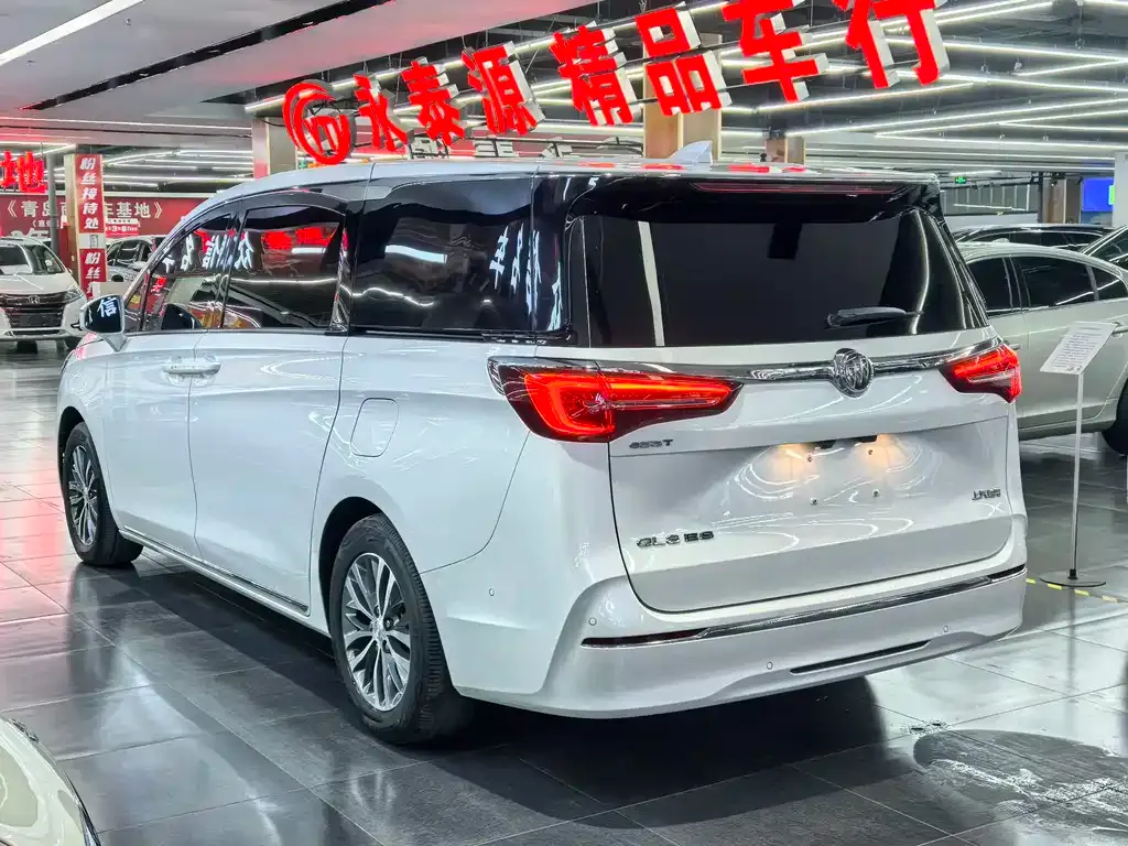 Buick GL8 2022 из CN, фото 8