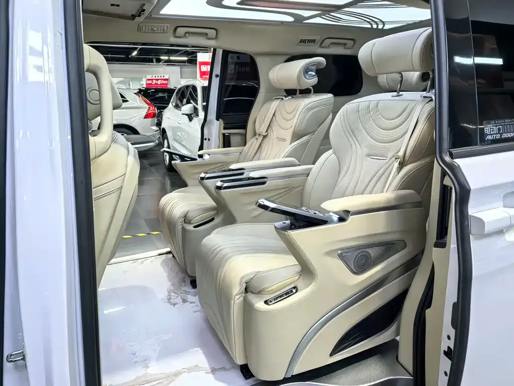 Buick GL8 2022 из CN, фото 3