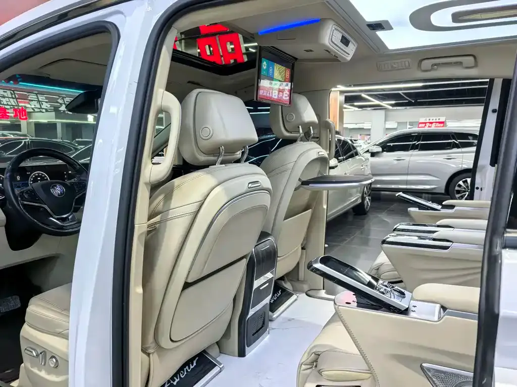 Buick GL8 2022 из CN, фото 10