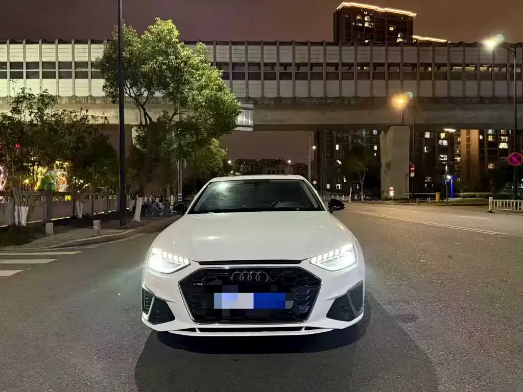 Audi A4L 2021 из CN, фото 1