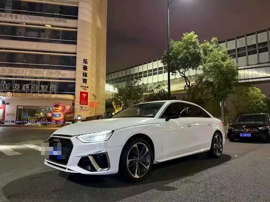 Audi A4L 2021 из CN, фото 8