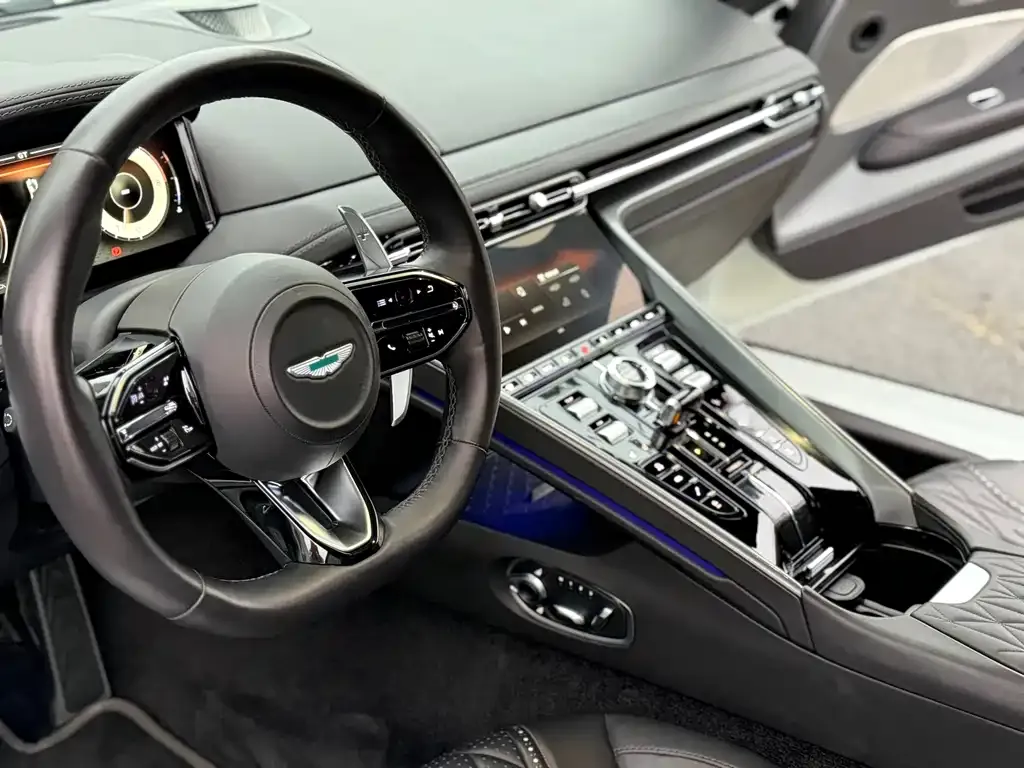 Aston Martin DB12 2024 из CN, фото 7