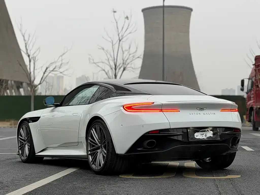 Aston Martin DB12 2024 из CN, фото 2