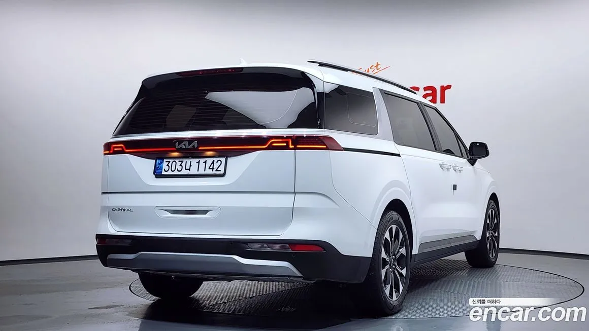 Kia Carnival — фото 4