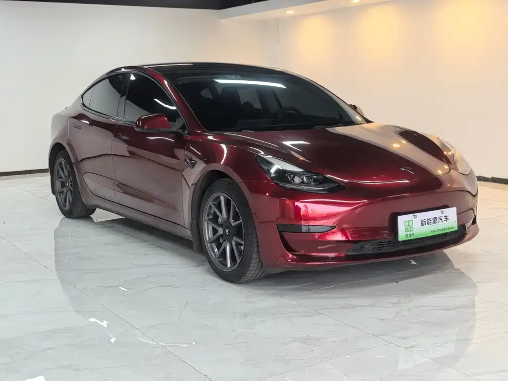 Tesla Model 3 — фото 8