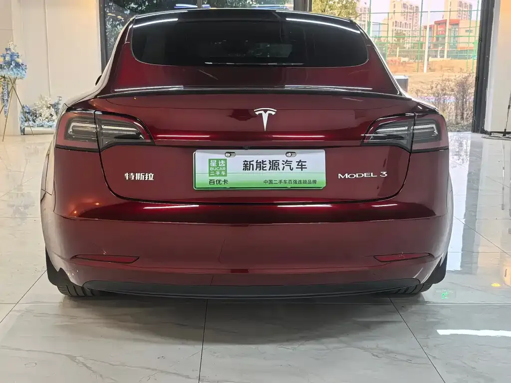 Tesla Model 3 — фото 10