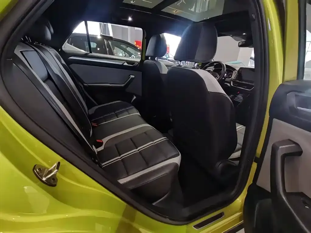 Volkswagen T-Roc 2023 из CN, фото 8