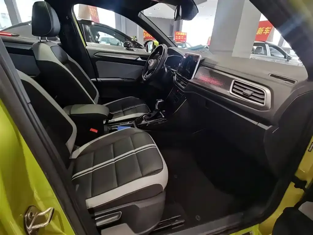 Volkswagen T-Roc 2023 из CN, фото 7