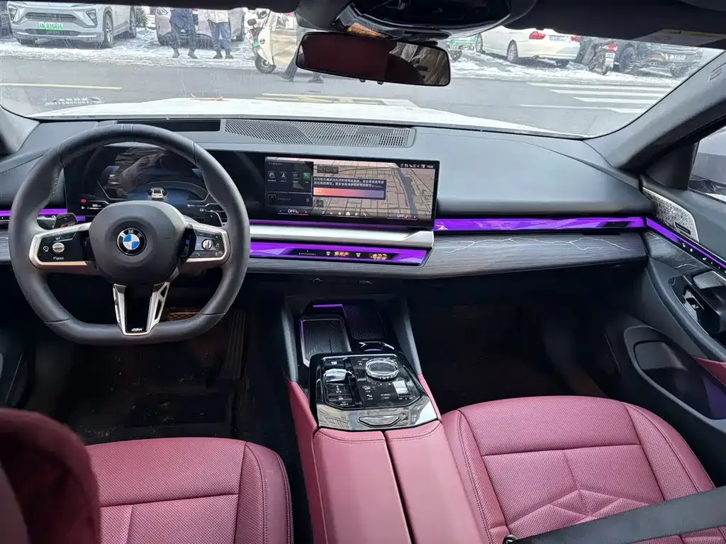 BMW 5 Series 2025 из CN, фото 2