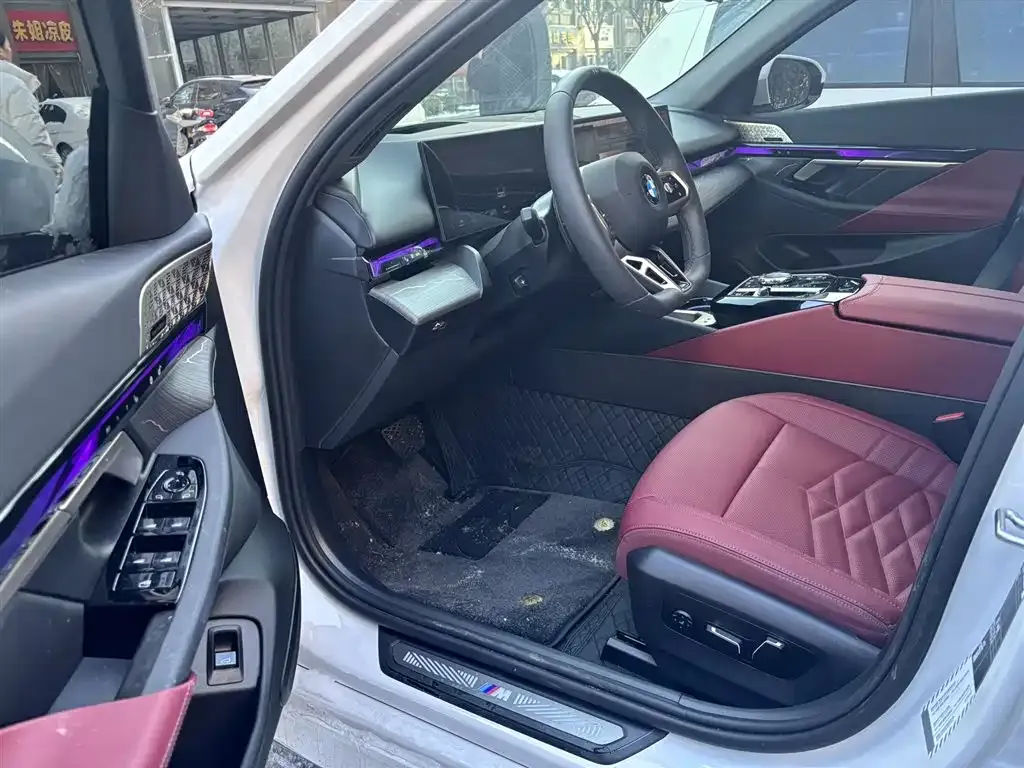 BMW 5 Series 2025 из CN, фото 4