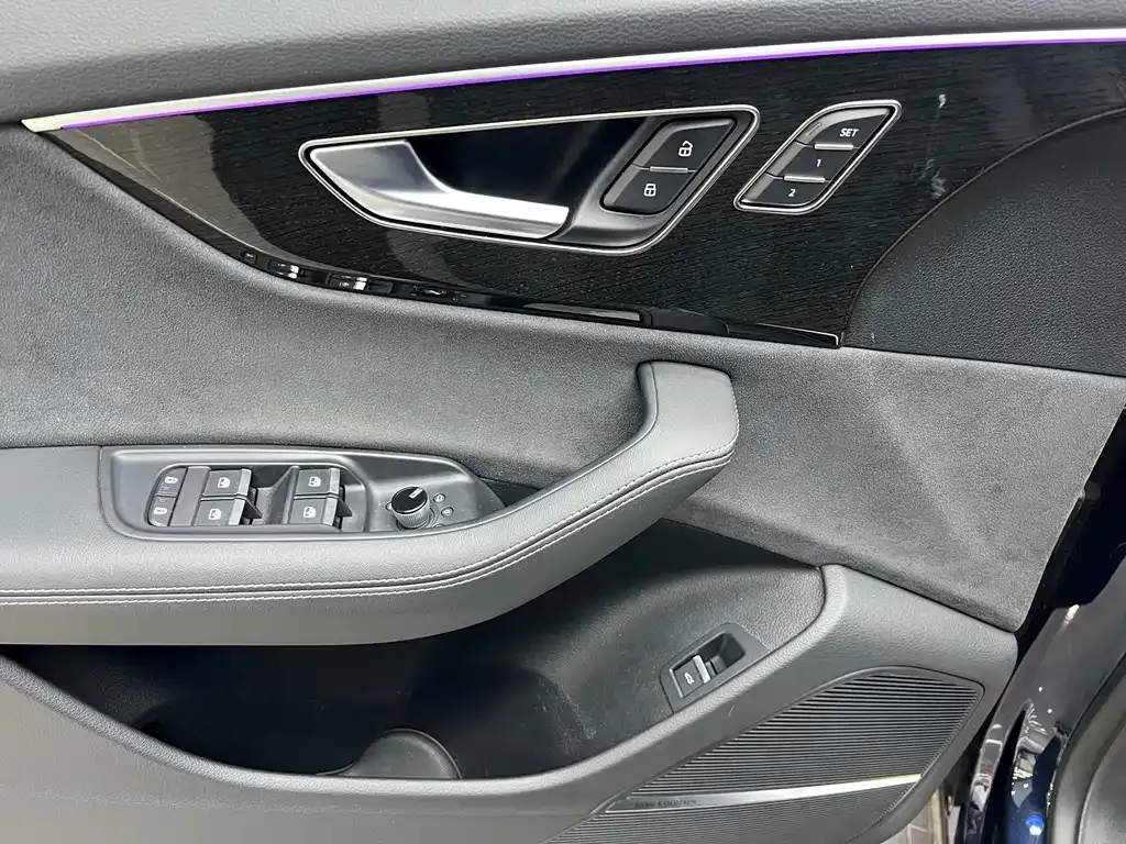 Audi Q8 2025 из CN, фото 5