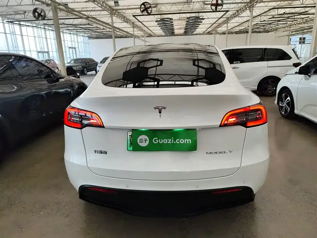 Tesla Model Y — фото 5