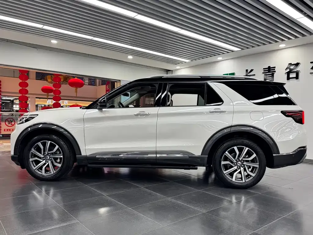 Ford Explorer 2023 из CN, фото 5