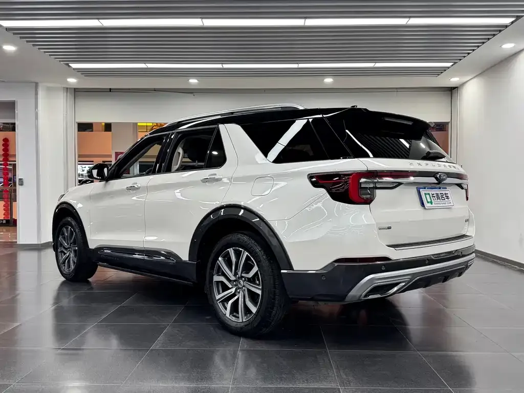 Ford Explorer 2023 из CN, фото 7