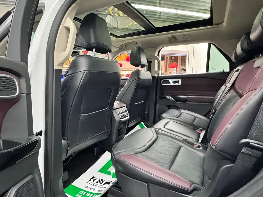 Ford Explorer 2023 из CN, фото 9