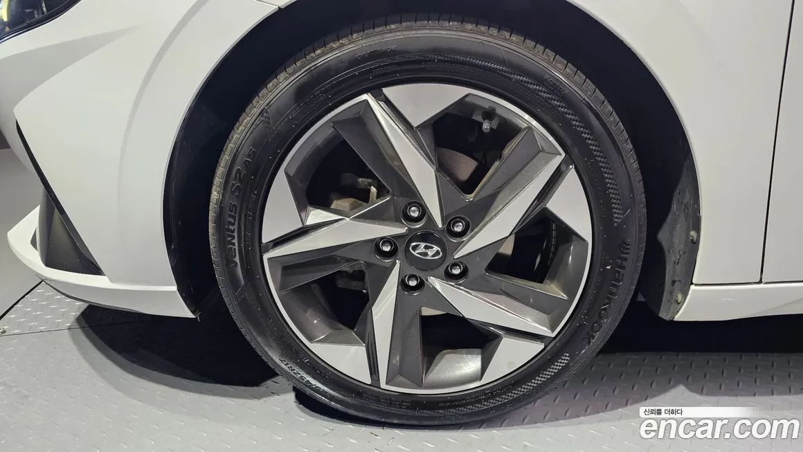 Hyundai AVANTE — фото 5
