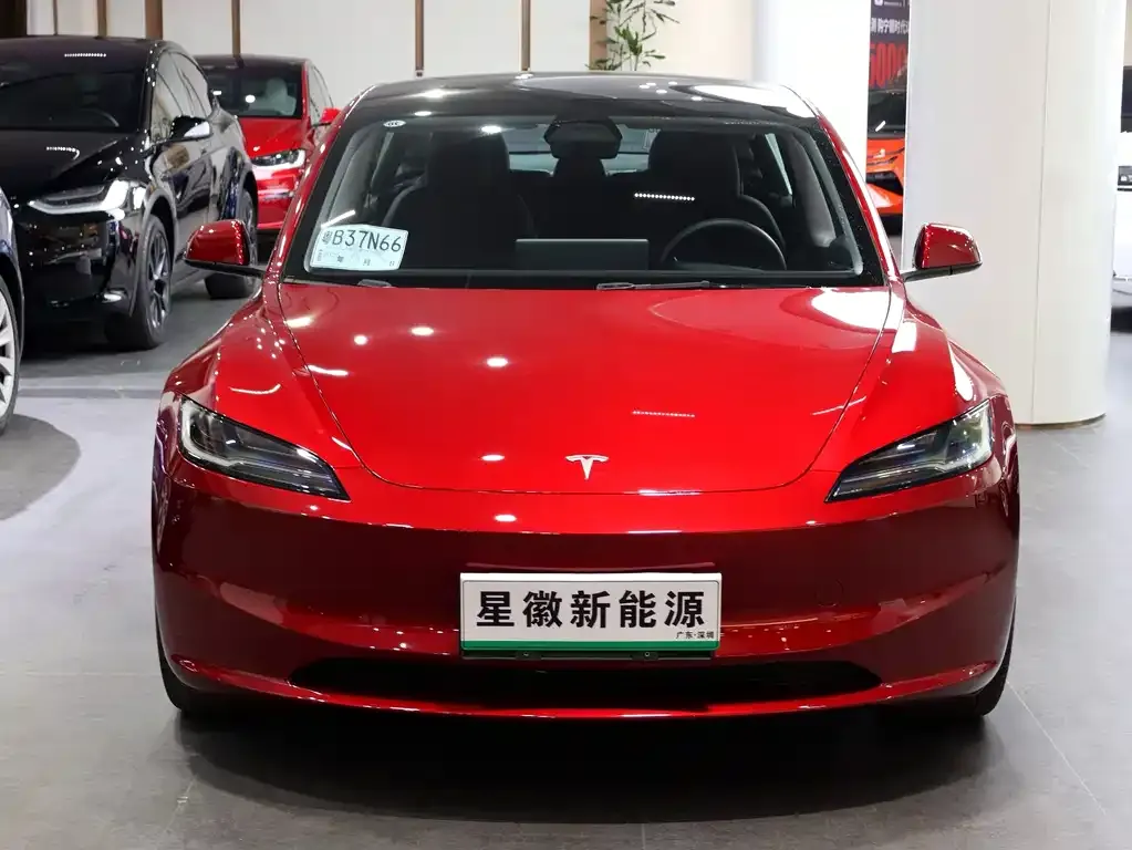 Tesla Model 3 — фото 9