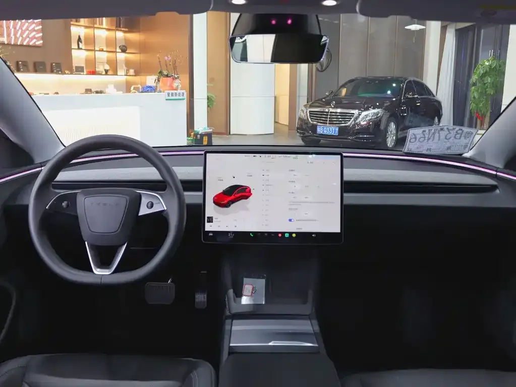 Tesla Model 3 — фото 10