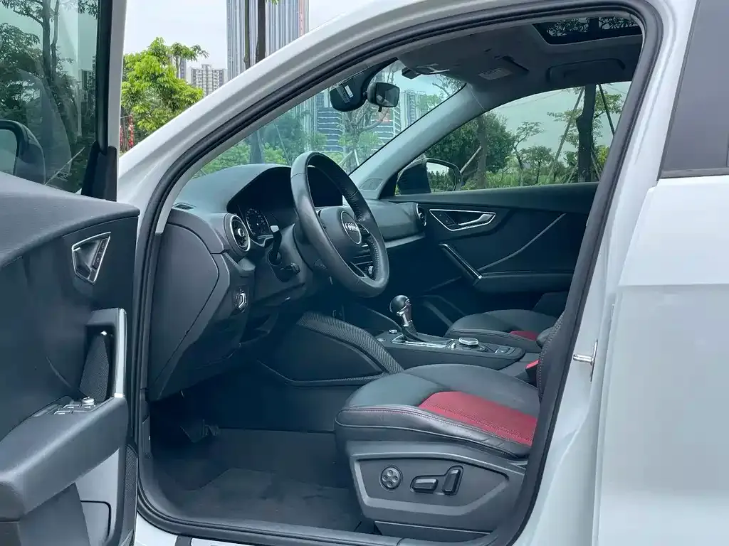 Audi Q2L 2021 из CN, фото 2