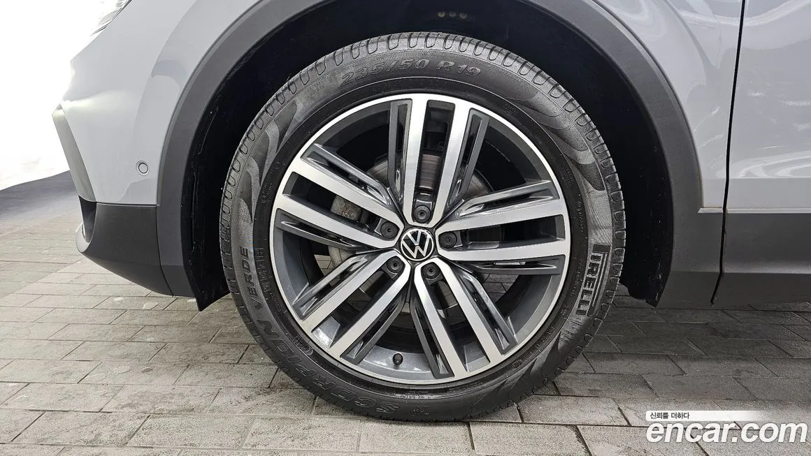 Volkswagen Tiguan — фото 6