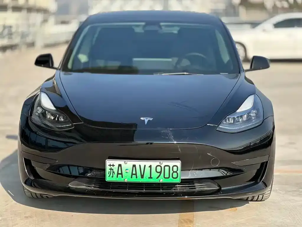 Tesla Model 3 — фото 9