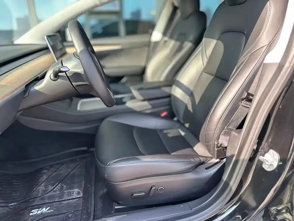 Tesla Model 3 — фото 8