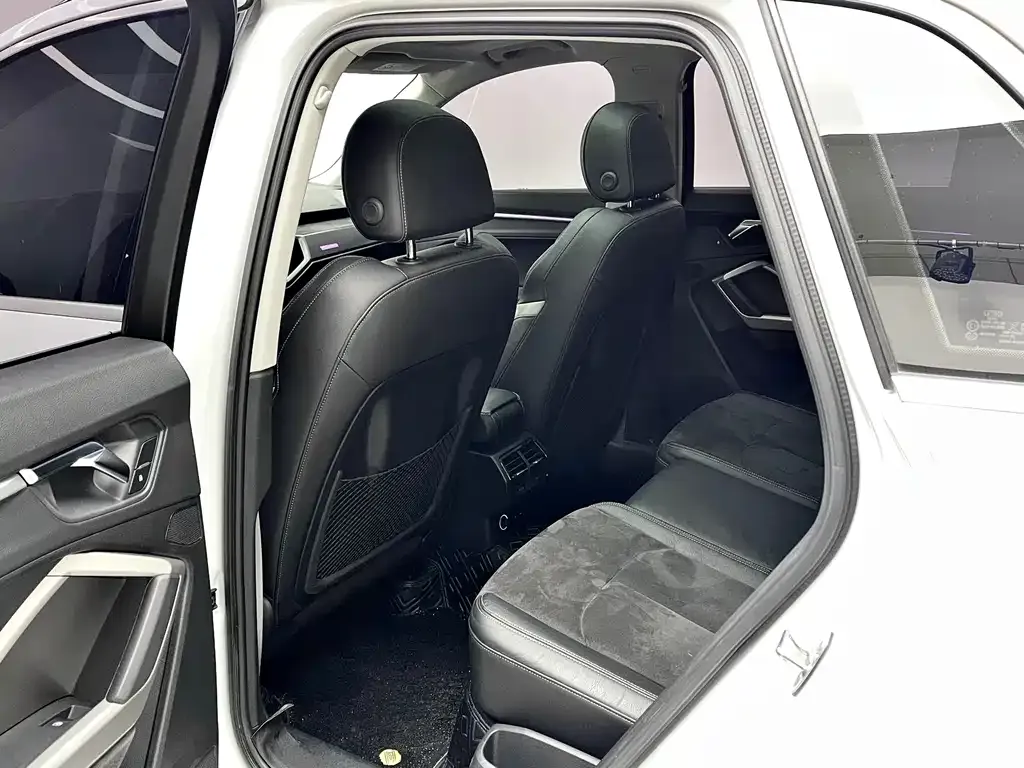 Audi Q3 2021 из CN, фото 9