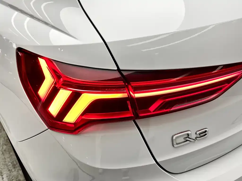 Audi Q3 2021 из CN, фото 7