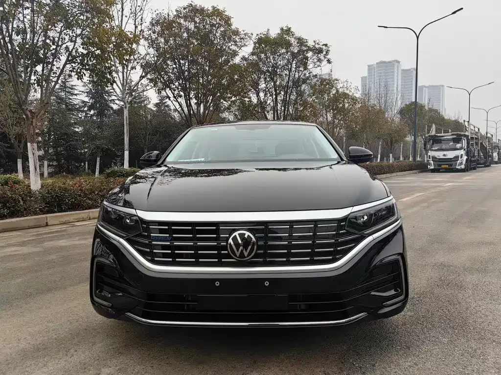Volkswagen Passat New Energy — фото 8
