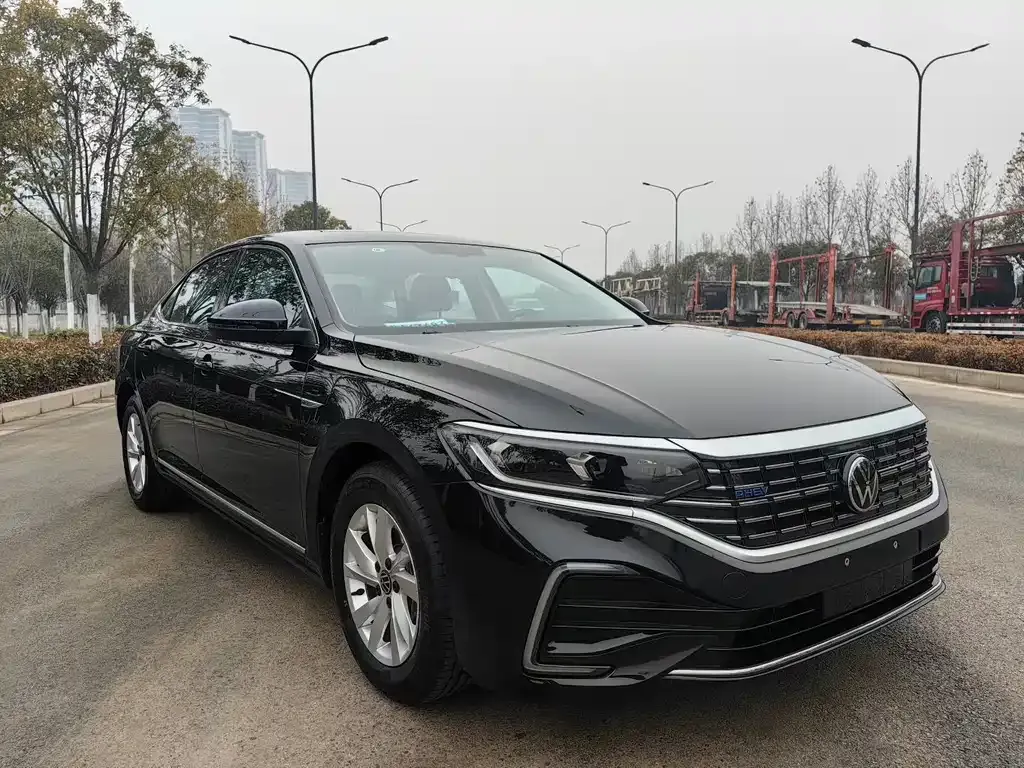 Volkswagen Passat New Energy — фото 10