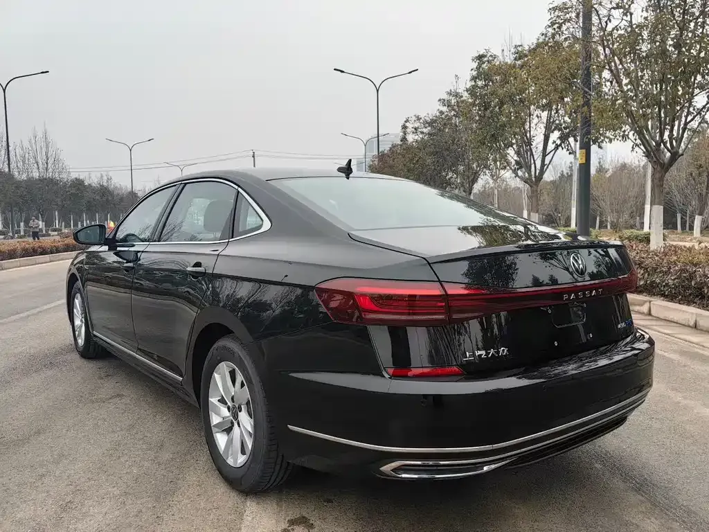 Volkswagen Passat New Energy — фото 9