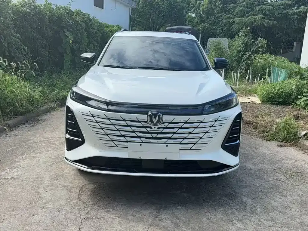 Changan CS75PLUS — фото 1