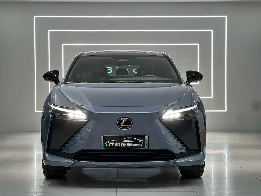 Lexus RZ — фото 3