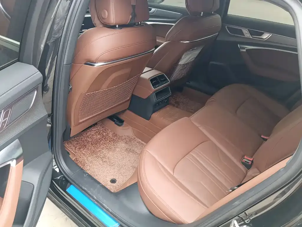 Audi A6L 2025 из CN, фото 10