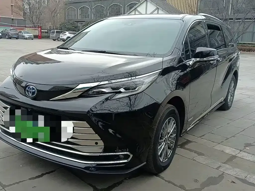 Toyota Sienna 2023 из CN, фото 1
