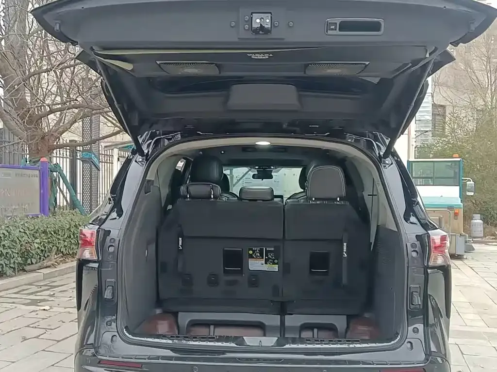 Toyota Sienna 2023 из CN, фото 4
