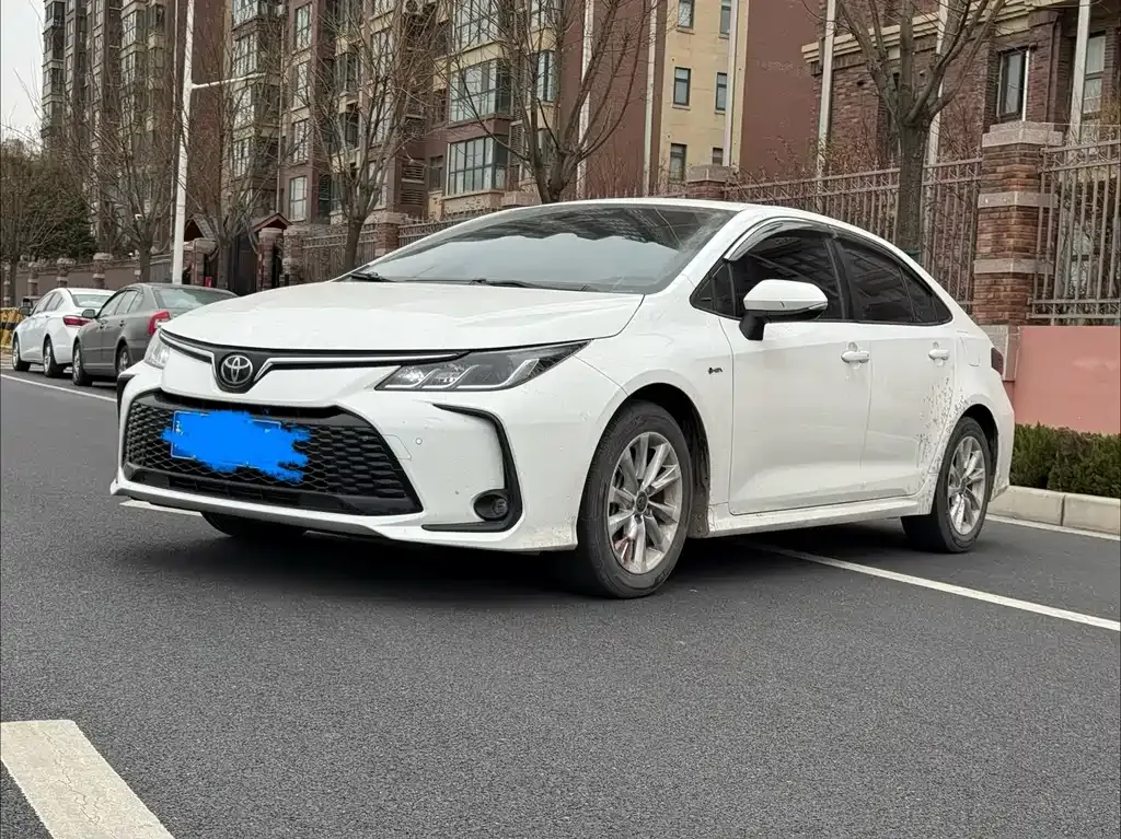 Toyota Corolla — фото 1