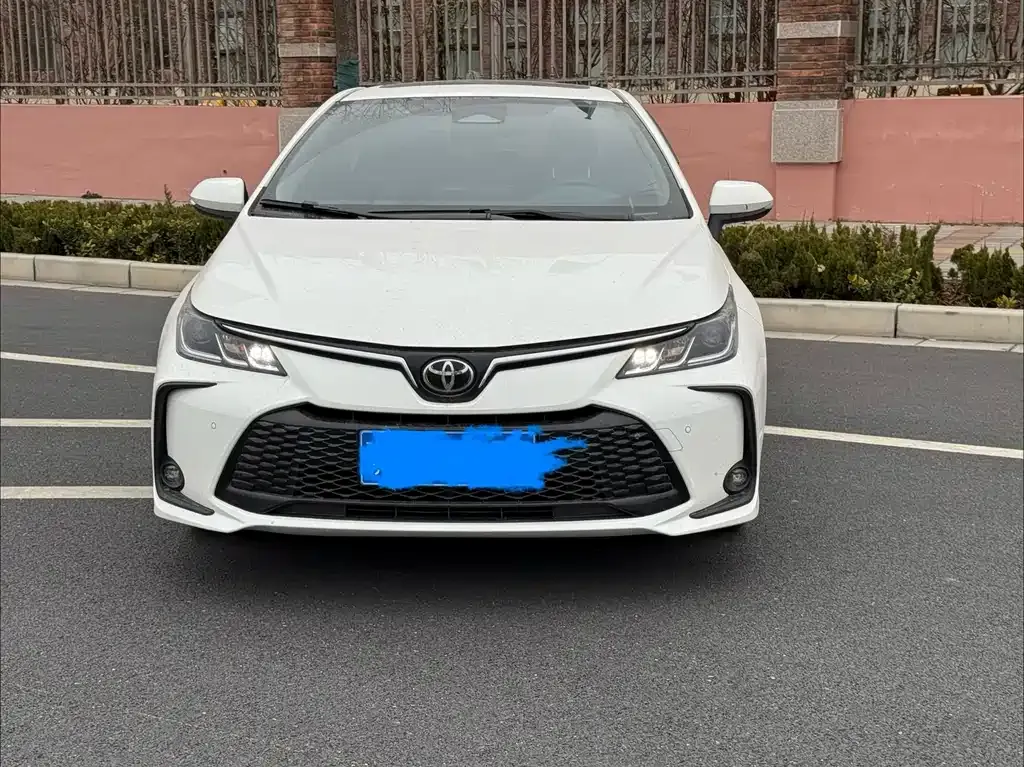 Toyota Corolla — фото 8