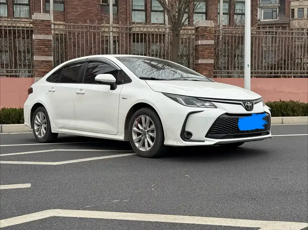 Toyota Corolla — фото 6