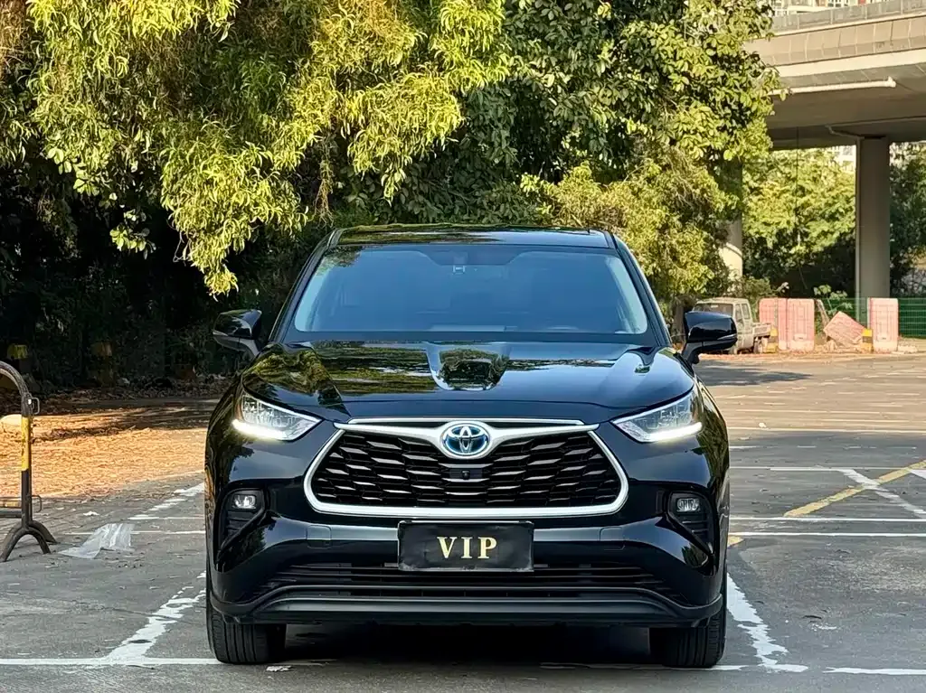 Toyota Highlander — фото 10