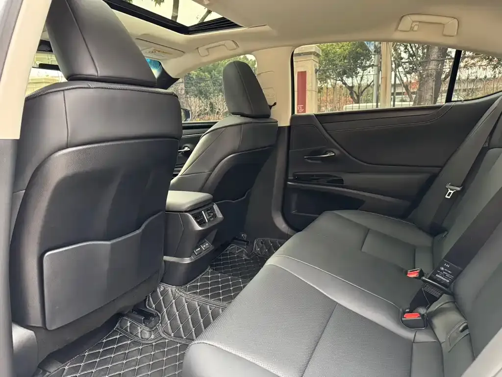 Lexus ES 2021 из CN, фото 6