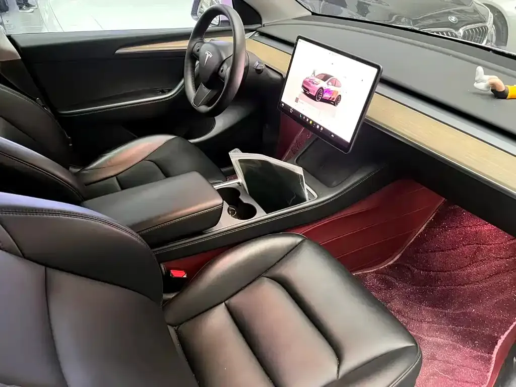 Tesla Model Y — фото 4