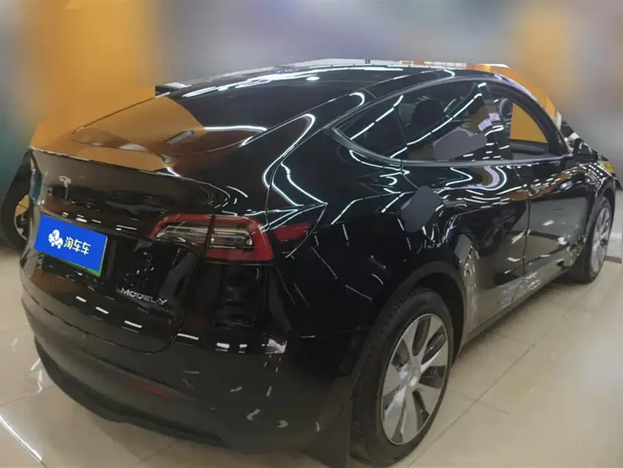 Tesla Model Y — фото 5